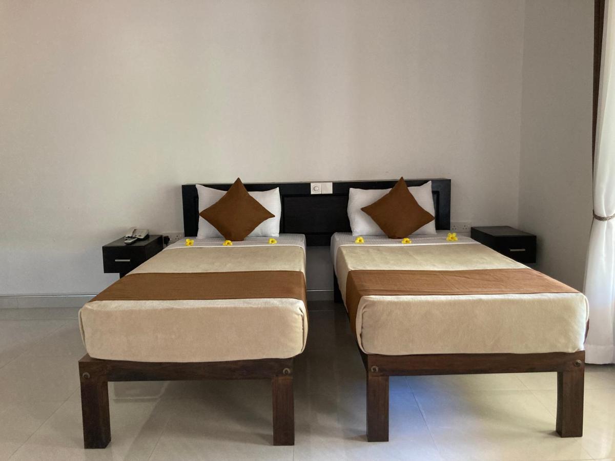 The View Hotel Sigiriya Bagian luar foto