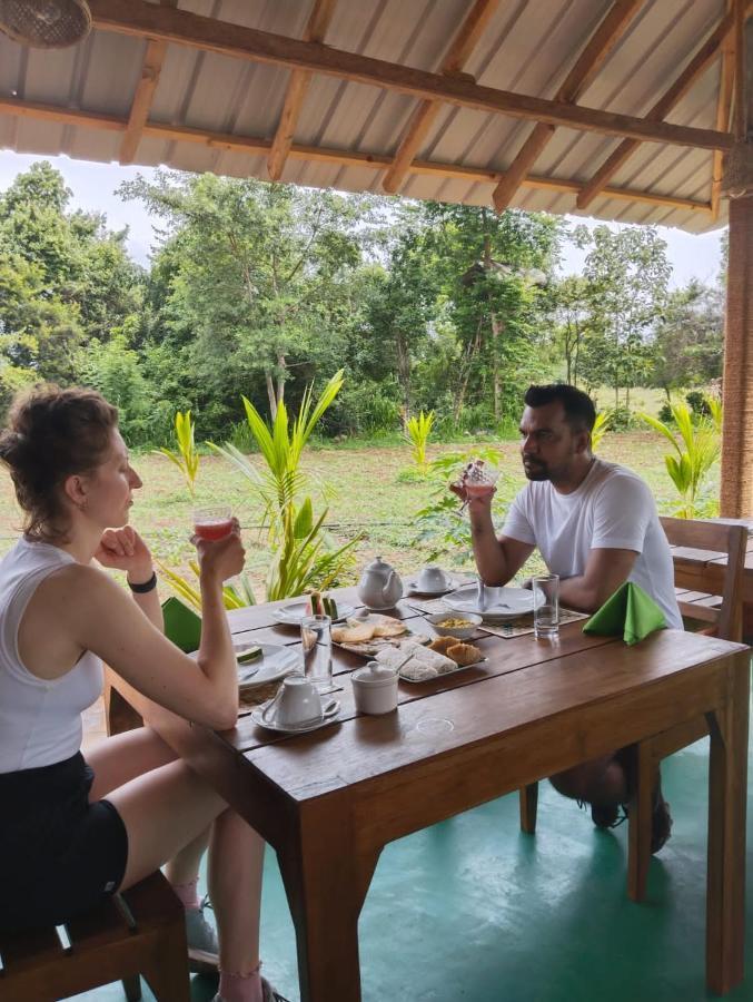 The View Hotel Sigiriya Bagian luar foto